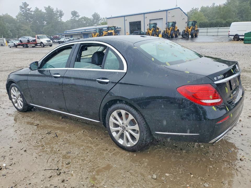 70745436 :رقم المزاد ، WDDZF4KB9JA441090 vin ، 2018 Mercedes-benz E مزاد بيع