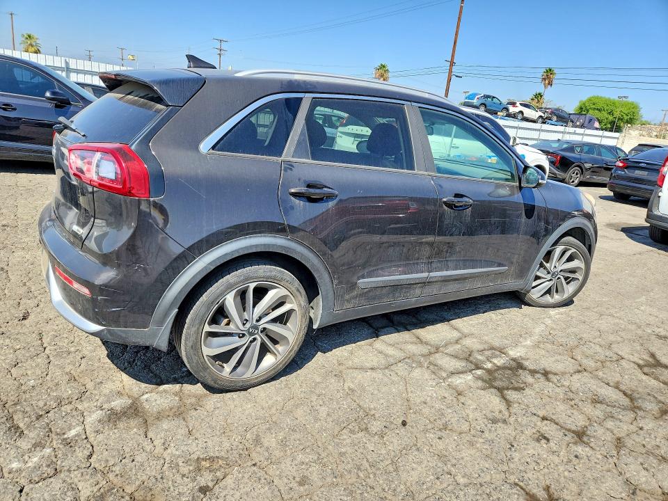 69444226 :رقم المزاد ، KNDCE3LC8H5076246 vin ، 2017 Kia Niro مزاد بيع