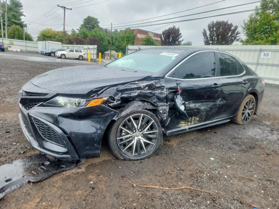 67204696 :رقم المزاد ، 4T1G11BK6RU122122 vin ، 2024 Toyota Camry مزاد بيع