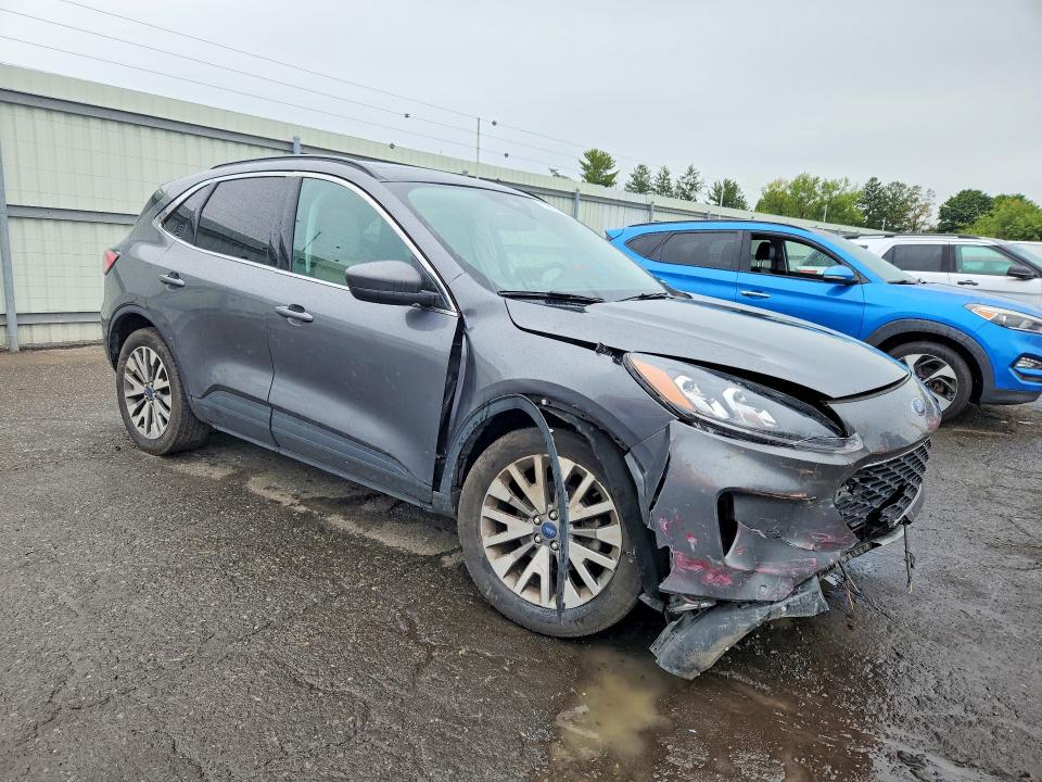 Продажа на аукционе авто 2022 Ford Escape, vin: 1FMCU9J95NUB59840, номер лота: 70173376