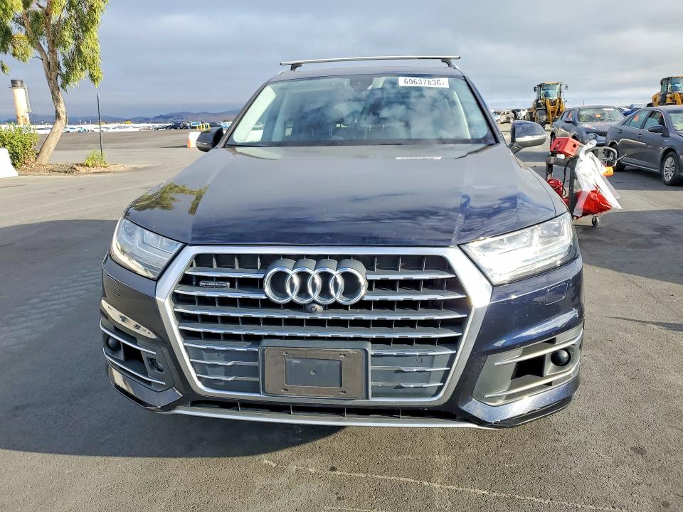 Продажа на аукционе авто 2017 Audi Q7, vin: WA1LAAF76HD033457, номер лота: 69637836