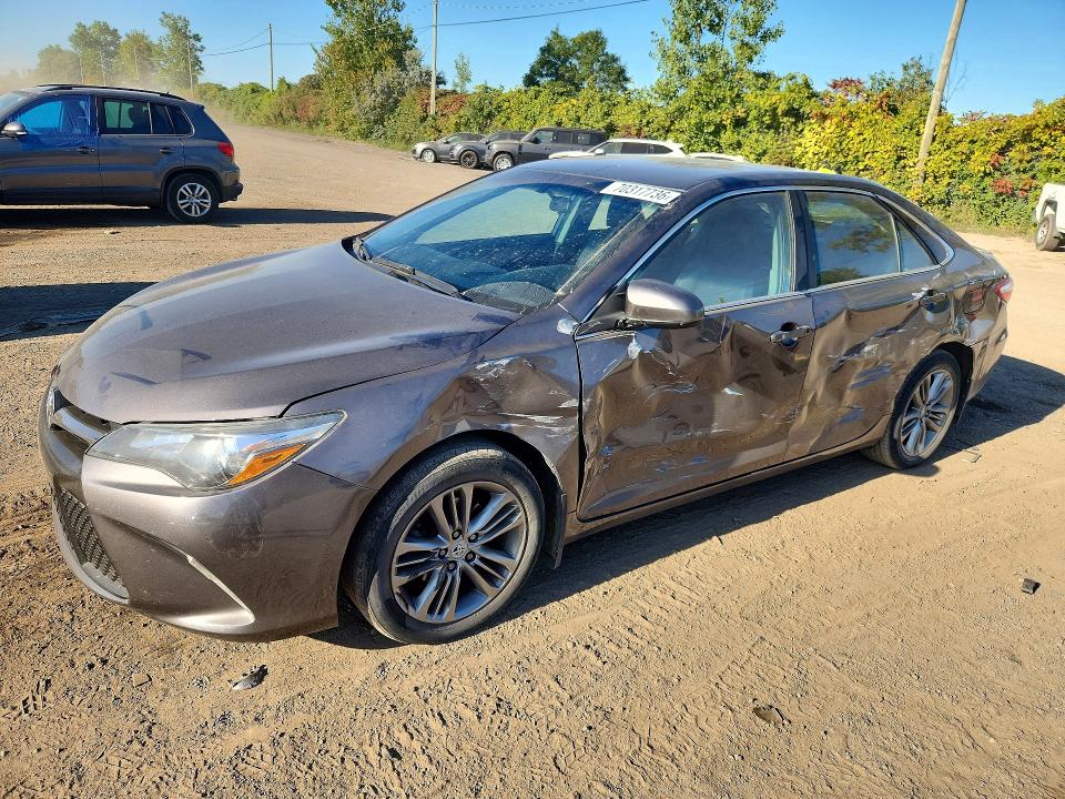 70317736 :رقم المزاد ، 4T1BF1FK2FU068884 vin ، 2015 Toyota Camry مزاد بيع