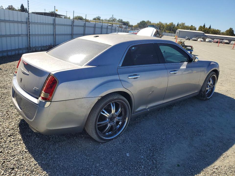 70327456 :رقم المزاد ، 2C3CA5CG6BH531190 vin ، 2011 Chrysler 300 مزاد بيع