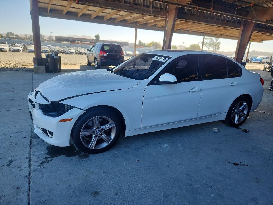 70386526 :رقم المزاد ، WBA3C1C51DF435630 vin ، 2013 Bmw 328 مزاد بيع