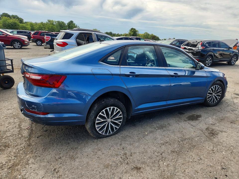 68427166 :رقم المزاد ، 3VWN57BU1MM085401 vin ، 2021 Volkswagen Jetta مزاد بيع