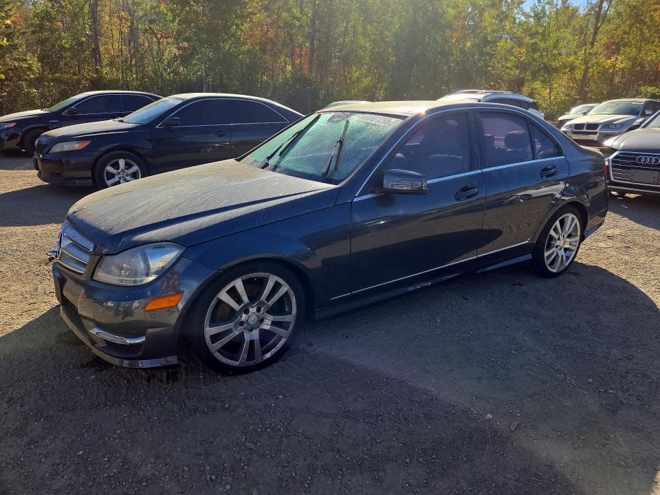 2013 Mercedes-benz C მანქანა იყიდება აუქციონზე, vin: WDDGF8JB2DA795943, აუქციონის ნომერი: 68581296