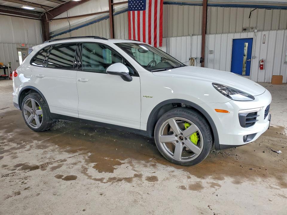 70886216 :رقم المزاد ، WP1AE2A2XFLA52534 vin ، 2015 Porsche Cayenne مزاد بيع