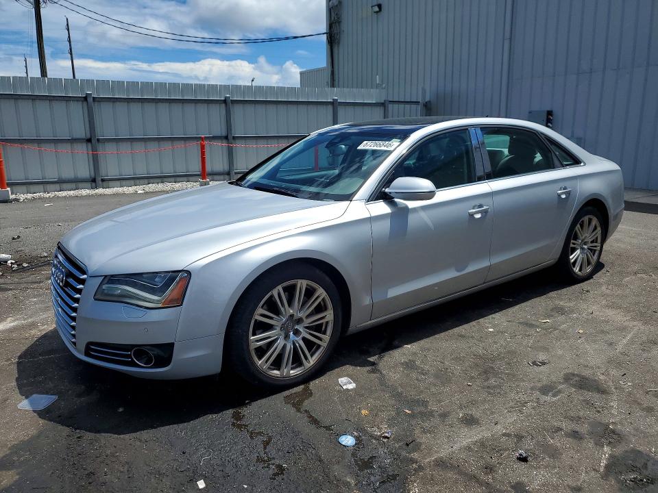 67266846 :رقم المزاد ، WAURGAFD4DN026383 vin ، 2013 Audi A8 مزاد بيع
