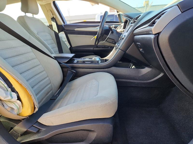 70702566 :رقم المزاد ، 3FA6P0UUXJR227125 vin ، 2018 Ford Fusion مزاد بيع