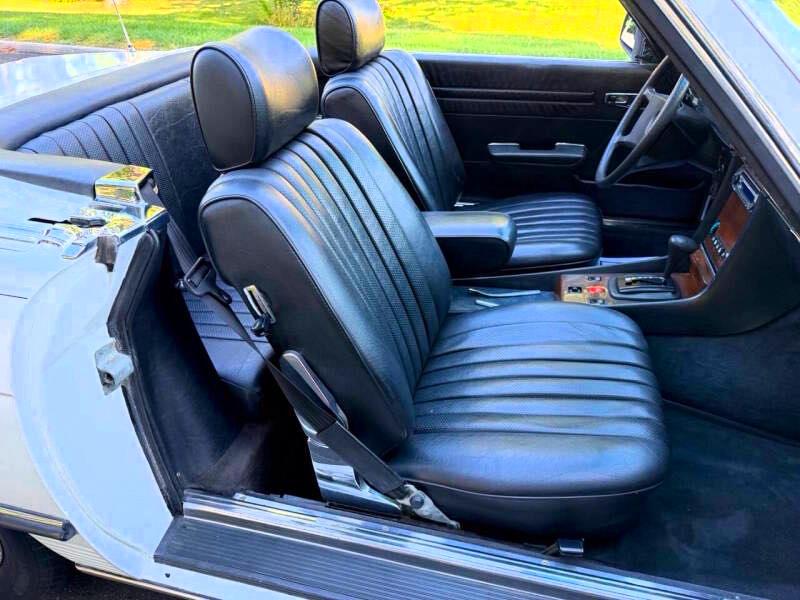 1983 Mercedes-benz 380 მანქანა იყიდება აუქციონზე, vin: WDBBA45A8DB027972, აუქციონის ნომერი: 71374496