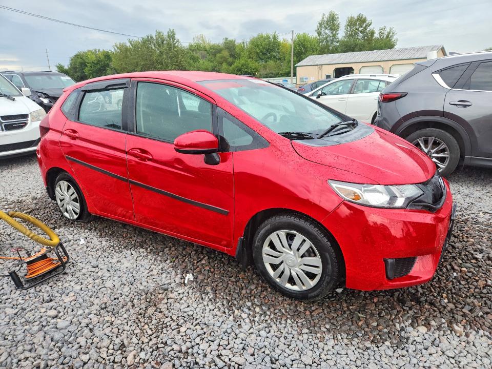68964376 :رقم المزاد ، 3HGGK5H53FM739358 vin ، 2015 Honda Fit مزاد بيع