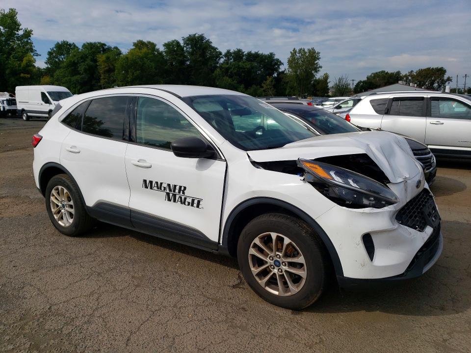 2022 Ford Escape მანქანა იყიდება აუქციონზე, vin: 1FMCU9G6XNUA86817, აუქციონის ნომერი: 67646556