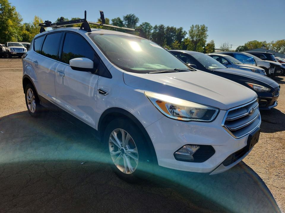 Продаж на аукціоні авто 2017 Ford Escape, vin: 1FMCU0GD5HUE77372, номер лоту: 69282516