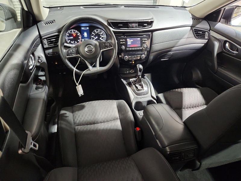 68823346 :رقم المزاد ، KNMAT2MV2HP545956 vin ، 2017 Nissan Rogue مزاد بيع