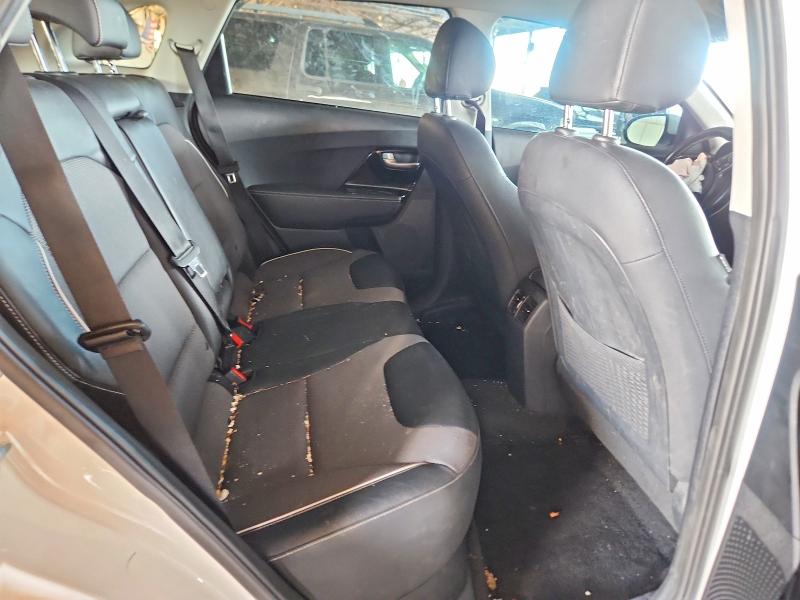 67888106 :رقم المزاد ، KNDCC3LGXL5065301 vin ، 2020 Kia Niro مزاد بيع