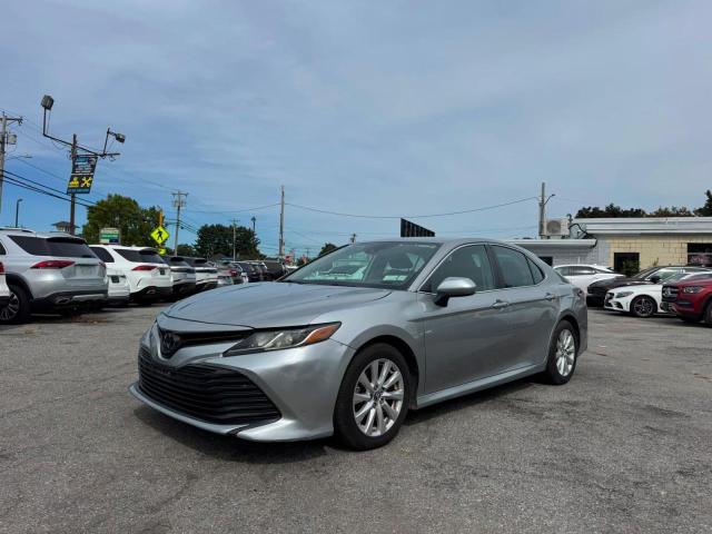 71096876 :رقم المزاد ، 4T1B11HK9KU796255 vin ، 2019 Toyota Camry مزاد بيع
