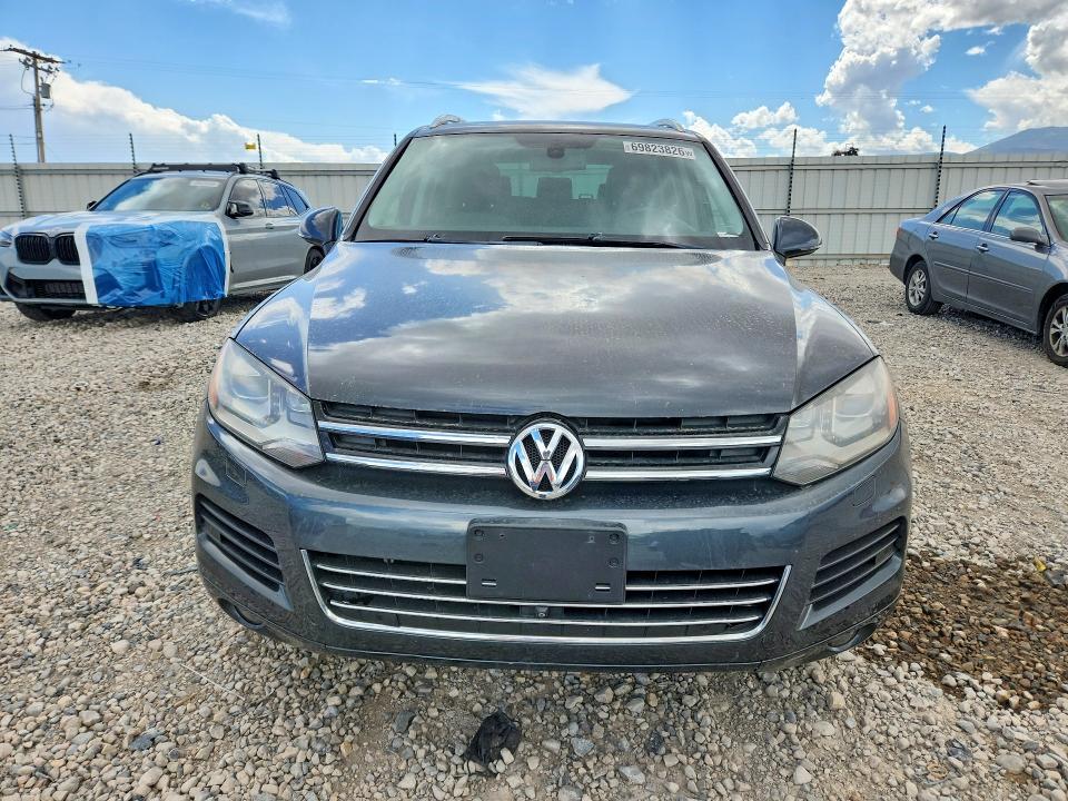 69823826 :رقم المزاد ، WVGEP9BP7ED001478 vin ، 2014 Volkswagen Touareg مزاد بيع