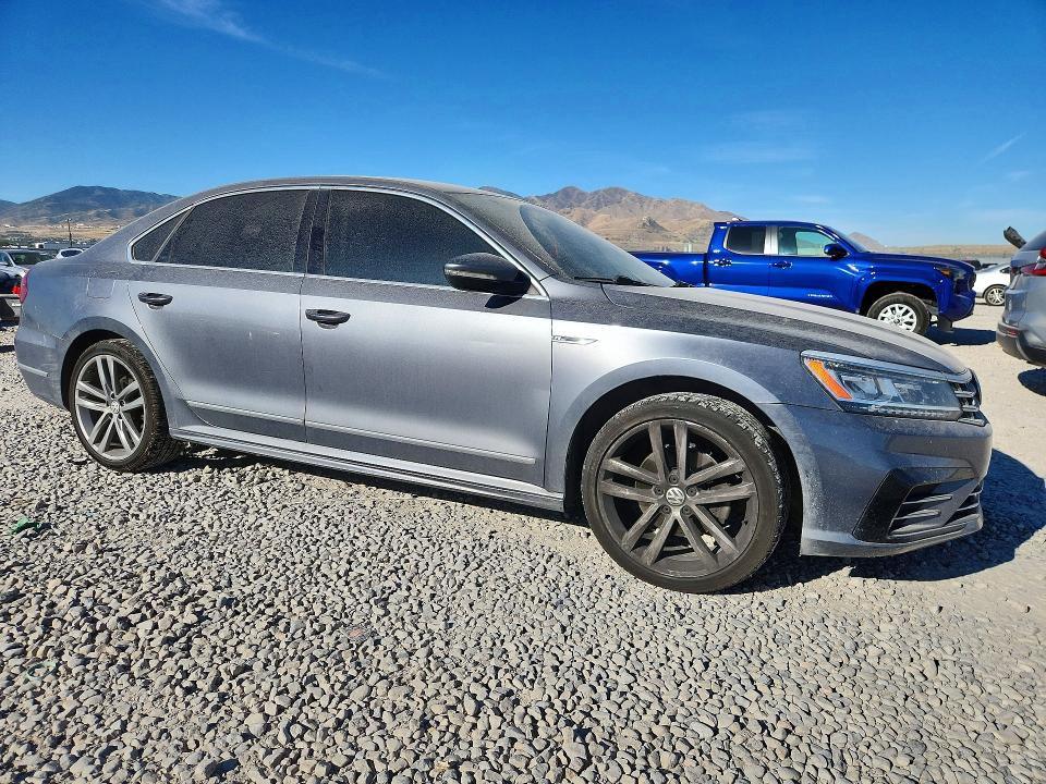 68373736 :رقم المزاد ، 1VWDT7A32HC033924 vin ، 2017 Volkswagen Passat مزاد بيع