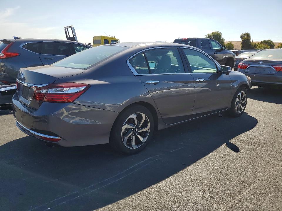 69815976 :رقم المزاد ، 1HGCR2F87HA206273 vin ، 2017 Honda Accord مزاد بيع