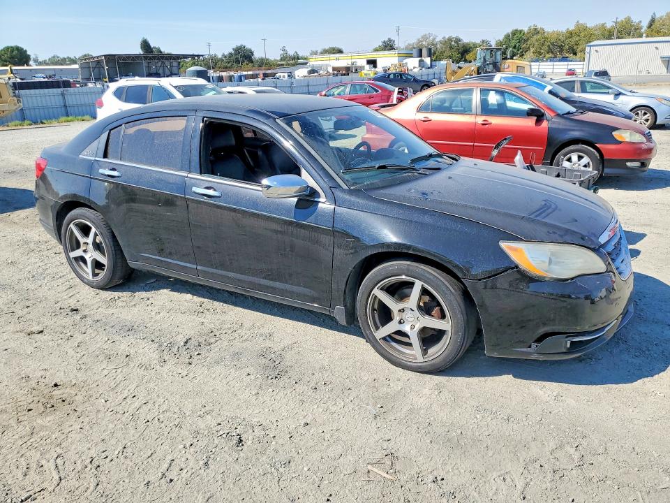 68765266 :رقم المزاد ، 1C3CCBCG2DN520271 vin ، 2013 Chrysler 200 مزاد بيع