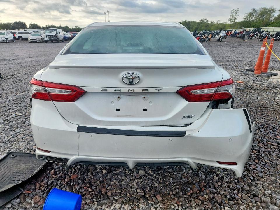 2018 Toyota Camry მანქანა იყიდება აუქციონზე, vin: 4T1B61HK2JU101064, აუქციონის ნომერი: 67873196