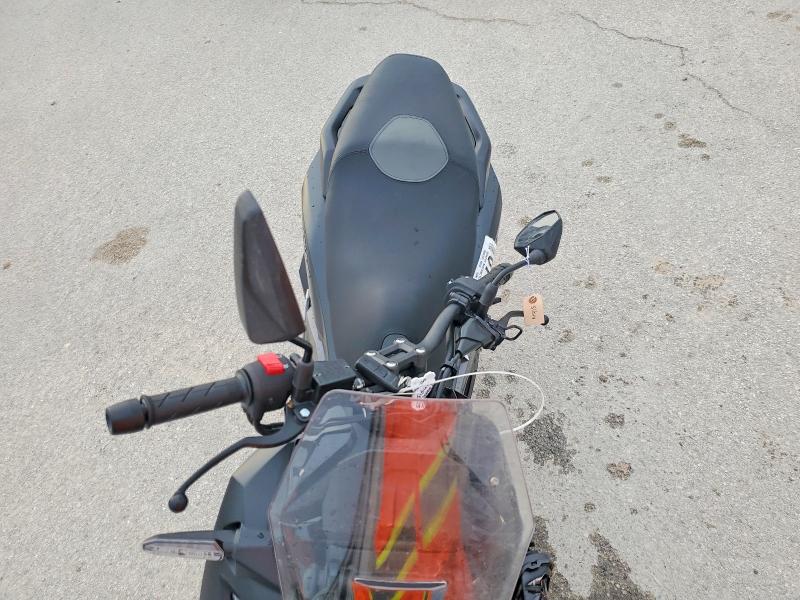 67536546 :رقم المزاد ، MLHKF5459V5300007 vin ، 2027 True Adv160 مزاد بيع