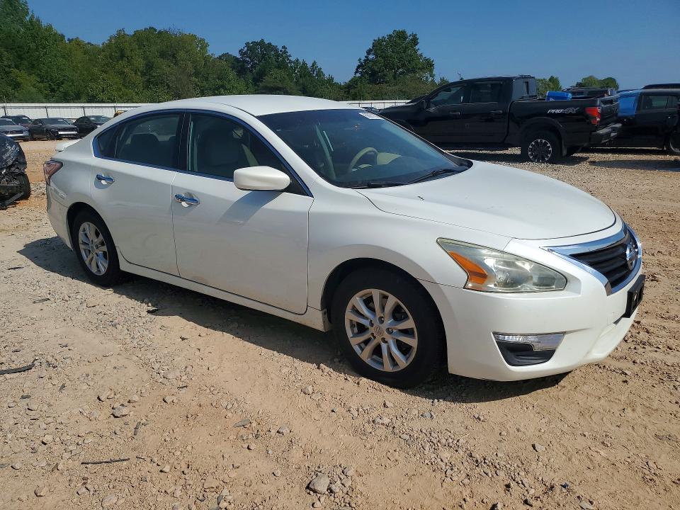 2014 Nissan Altima მანქანა იყიდება აუქციონზე, vin: 1N4AL3AP1EN243597, აუქციონის ნომერი: 68971076