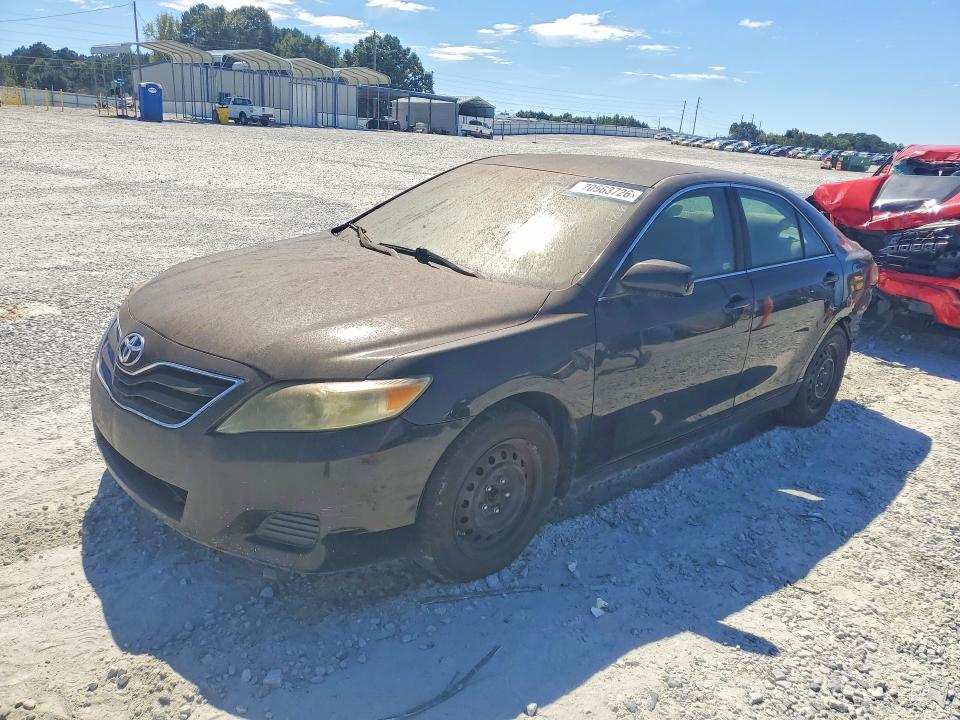 70563726 :رقم المزاد ، 4T1BF3EKXAU531537 vin ، 2010 Toyota Camry مزاد بيع