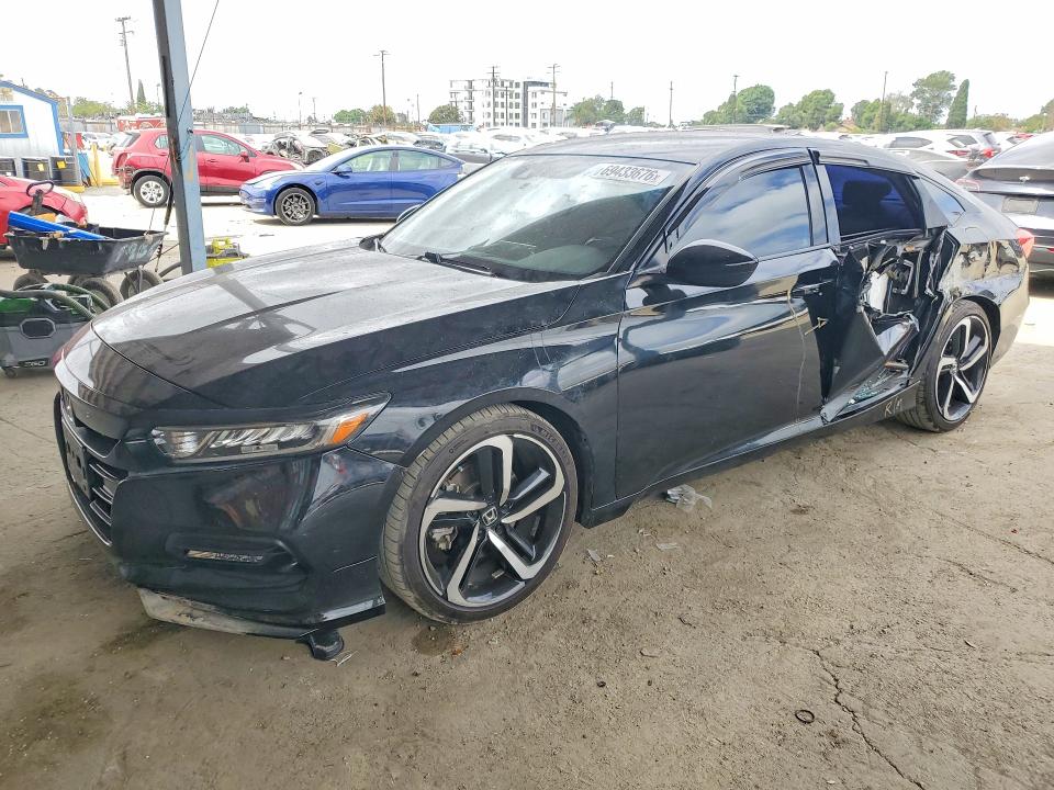 Продажа на аукционе авто 2018 Honda Accord, vin: 1HGCV1F39JA183997, номер лота: 69433676