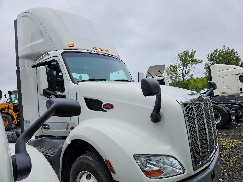65238366 :رقم المزاد ، 1XPBA48X4GD339733 vin ، 2016 Peterbilt 579 مزاد بيع