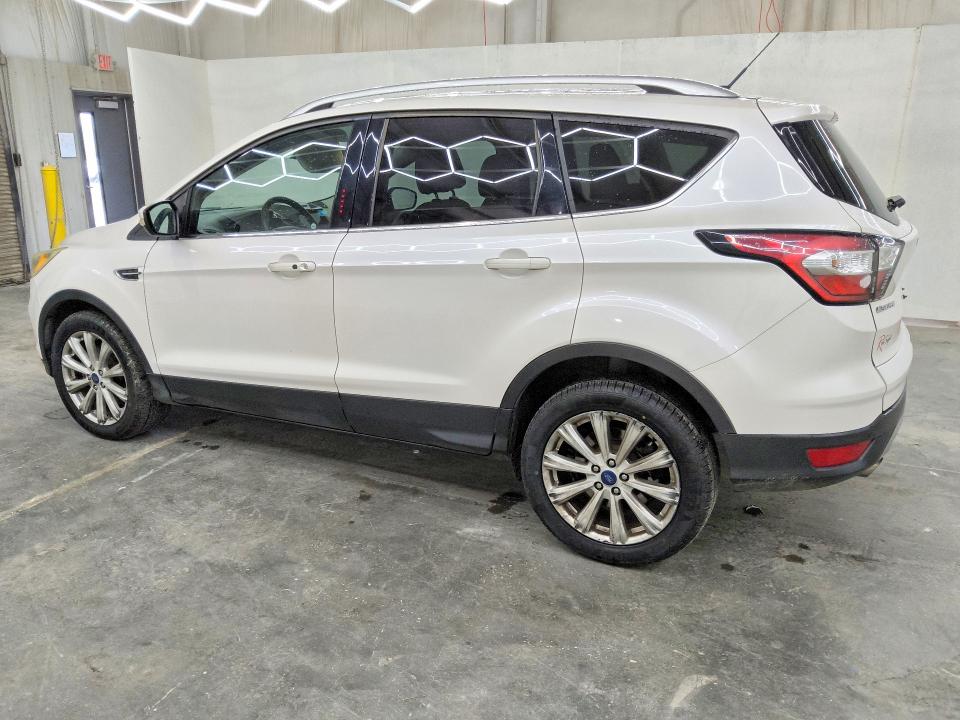 Продаж на аукціоні авто 2017 Ford Escape, vin: 1FMCU9J90HUE72590, номер лоту: 68204166