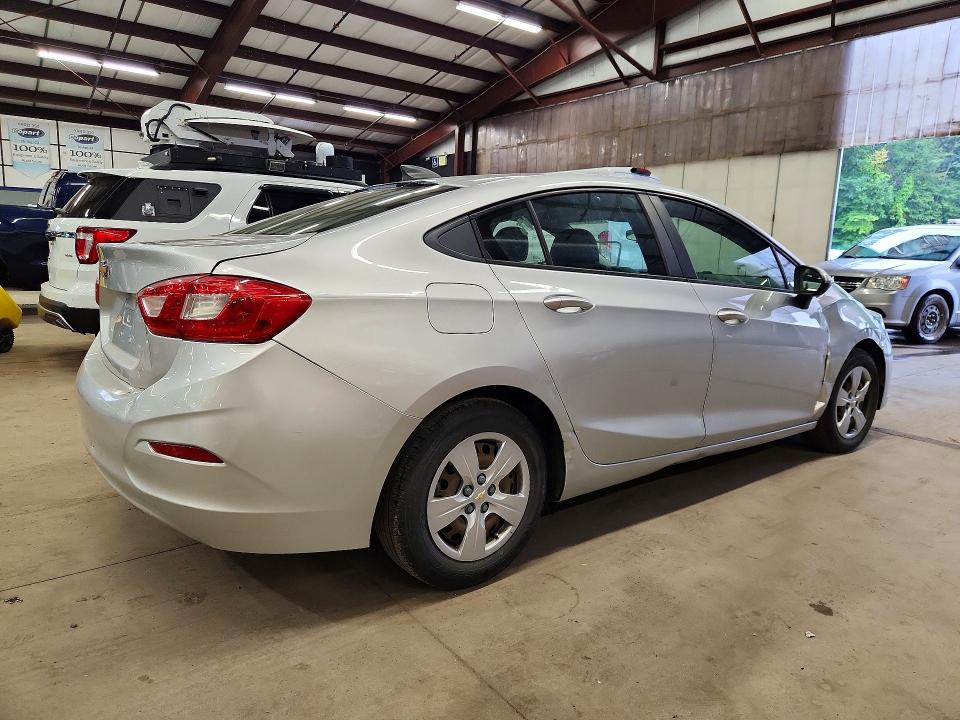 67426726 :رقم المزاد ، 3G1BC5SM2HS565876 vin ، 2017 Chevrolet Cruze مزاد بيع