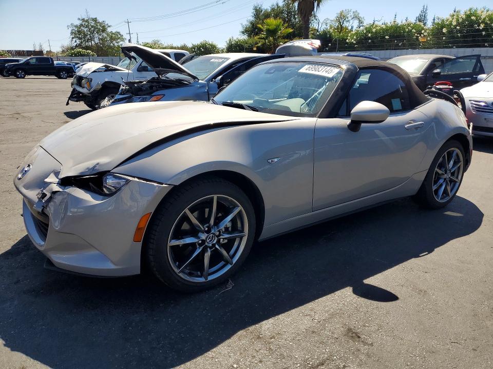 Продажа на аукционе авто 2023 Mazda Mx-5 Miata, vin: JM1NDAD70P0558576, номер лота: 69983146