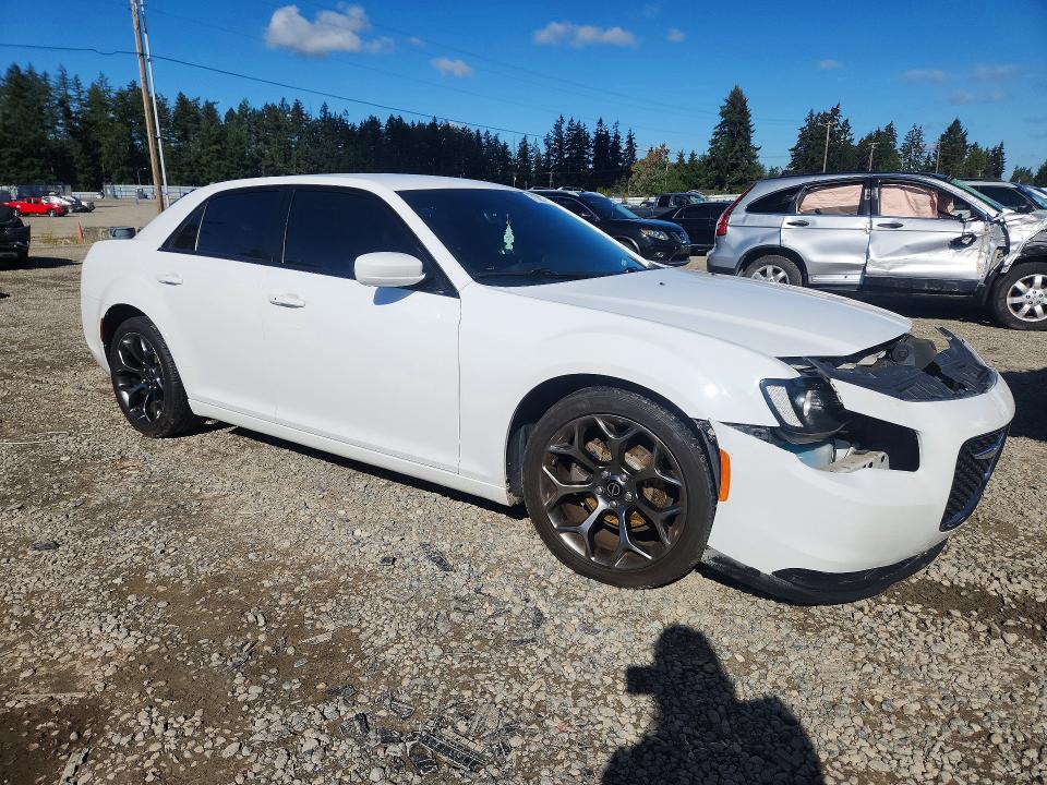 Продаж на аукціоні авто 2016 Chrysler 300, vin: 2C3CCABG0GH170535, номер лоту: 71055716