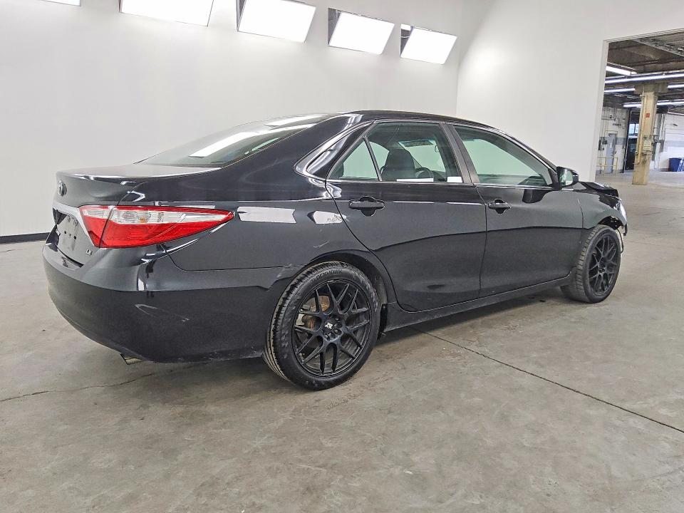 67490376 :رقم المزاد ، 4T1BF1FK0HU364120 vin ، 2017 Toyota Camry مزاد بيع