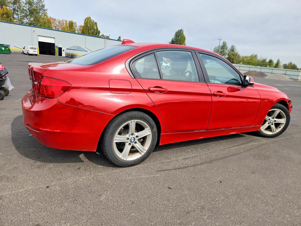 70533396 :رقم المزاد ، WBA3B1G53FNT05094 vin ، 2015 Bmw 320 مزاد بيع