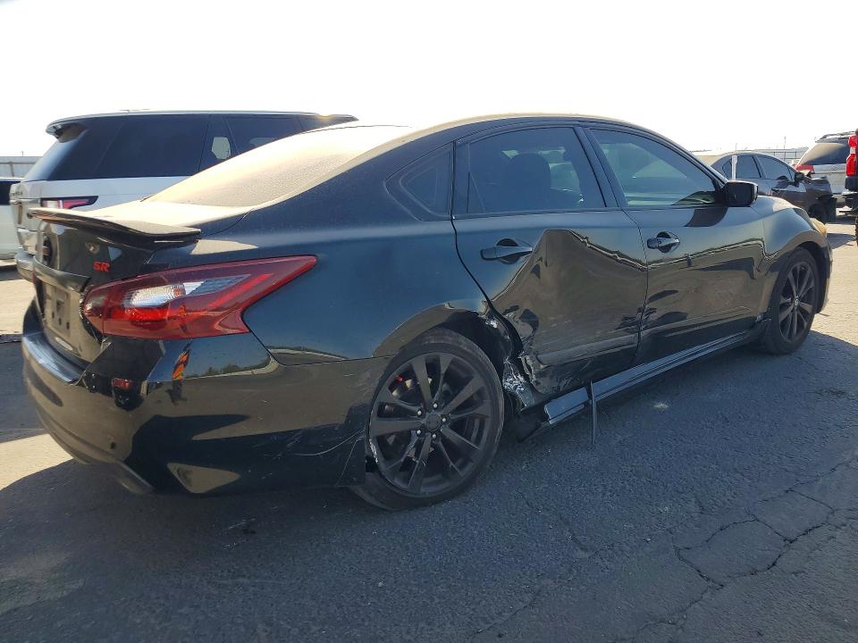 2017 Nissan Altima მანქანა იყიდება აუქციონზე, vin: 1N4AL3AP1HC268225, აუქციონის ნომერი: 71231186