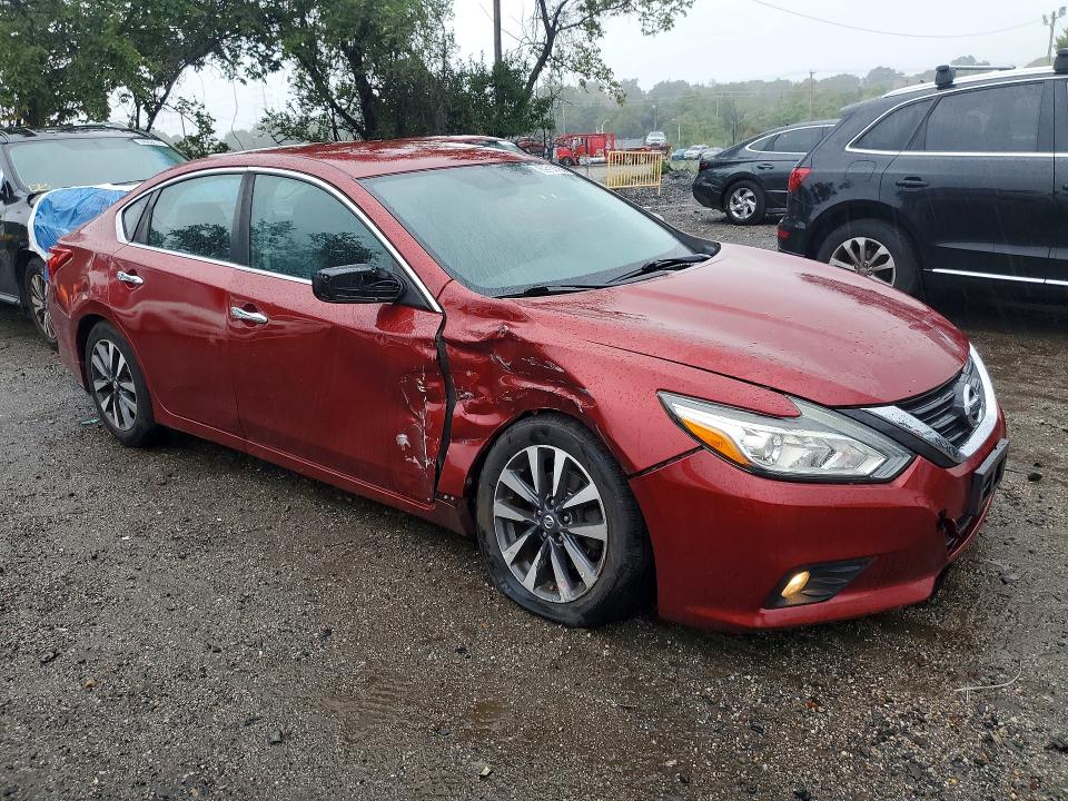 Продажа на аукционе авто 2017 Nissan Altima, vin: 1N4AL3AP2HC166769, номер лота: 69914766