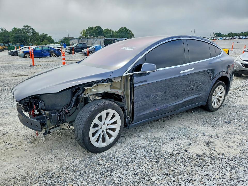 2018 Tesla Model X მანქანა იყიდება აუქციონზე, vin: 5YJXCDE23JF114147, აუქციონის ნომერი: 70428296