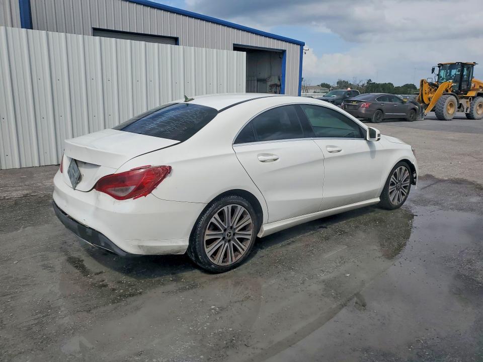 68793486 :رقم المزاد ، WDDSJ4EB5JN678728 vin ، 2018 Mercedes-benz Cla مزاد بيع