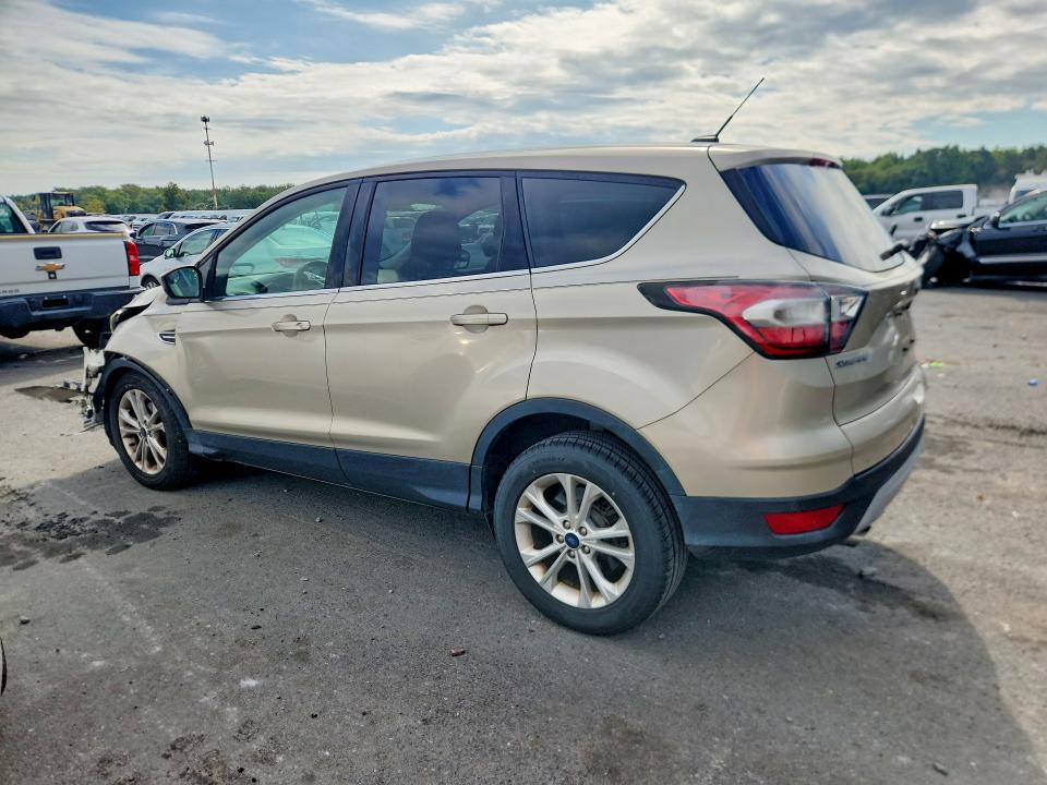 69032506 :رقم المزاد ، 1FMCU0GD6HUB35087 vin ، 2017 Ford Escape مزاد بيع
