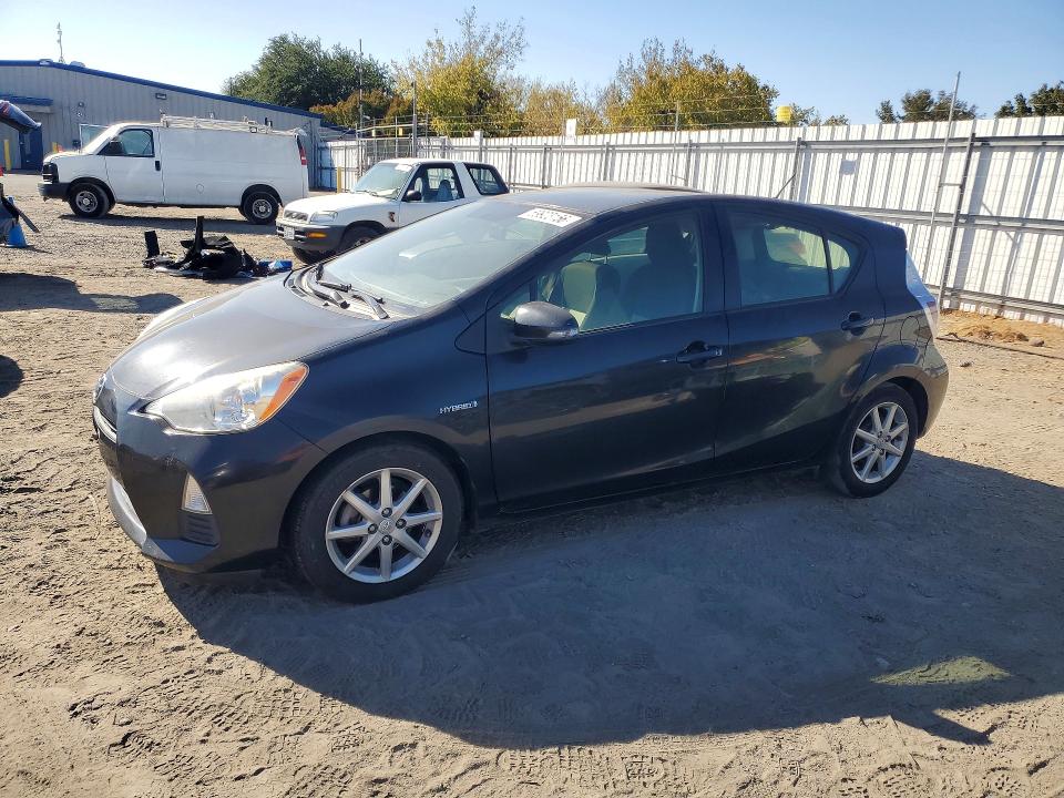 2012 Toyota Prius C მანქანა იყიდება აუქციონზე, vin: JTDKDTB32C1023395, აუქციონის ნომერი: 69923156