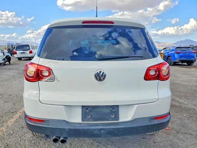 2011 Volkswagen Tiguan მანქანა იყიდება აუქციონზე, vin: WVGAV7AX6BW553810, აუქციონის ნომერი: 69169026