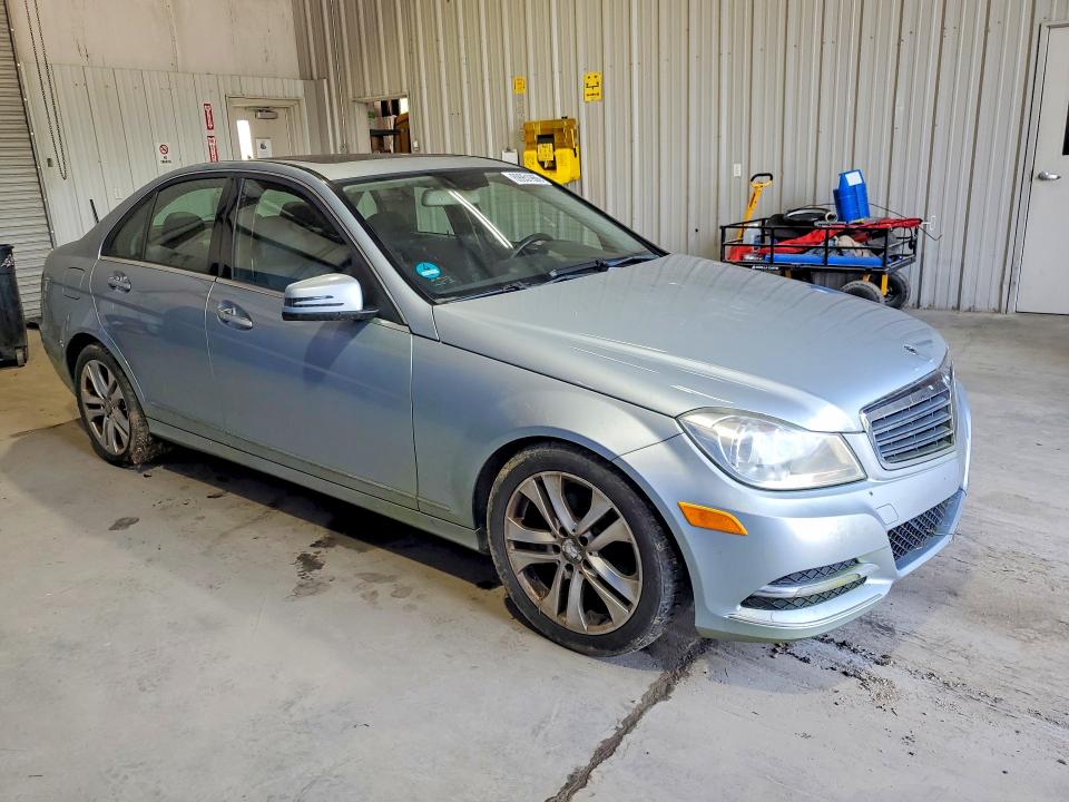69951966 :رقم المزاد ، WDDGF4HB3DR272558 vin ، 2013 Mercedes-benz C مزاد بيع