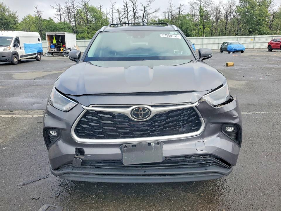 67559136 :رقم المزاد ، 5TDGZRBH6NS165390 vin ، 2022 Toyota Highlander مزاد بيع