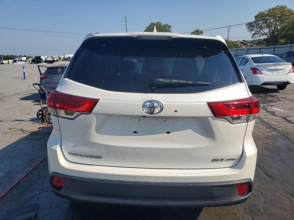 69203286 :رقم المزاد ، 5TDJZRFH4JS845296 vin ، 2018 Toyota Highlander مزاد بيع