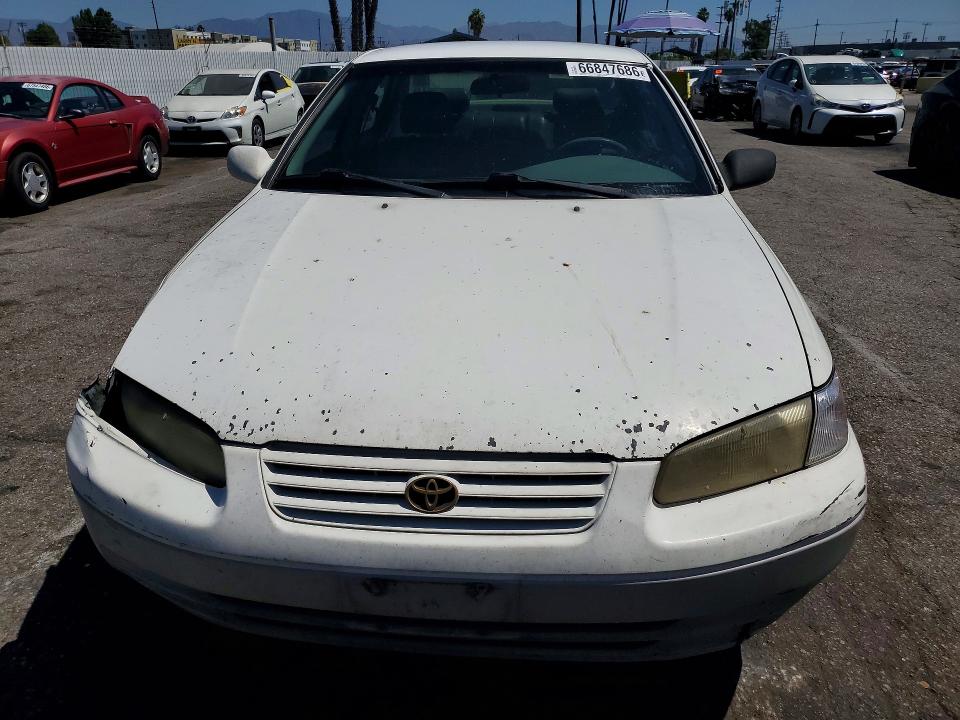66847686 :رقم المزاد ، 4T1BG22K4WU858762 vin ، 1998 Toyota Camry مزاد بيع