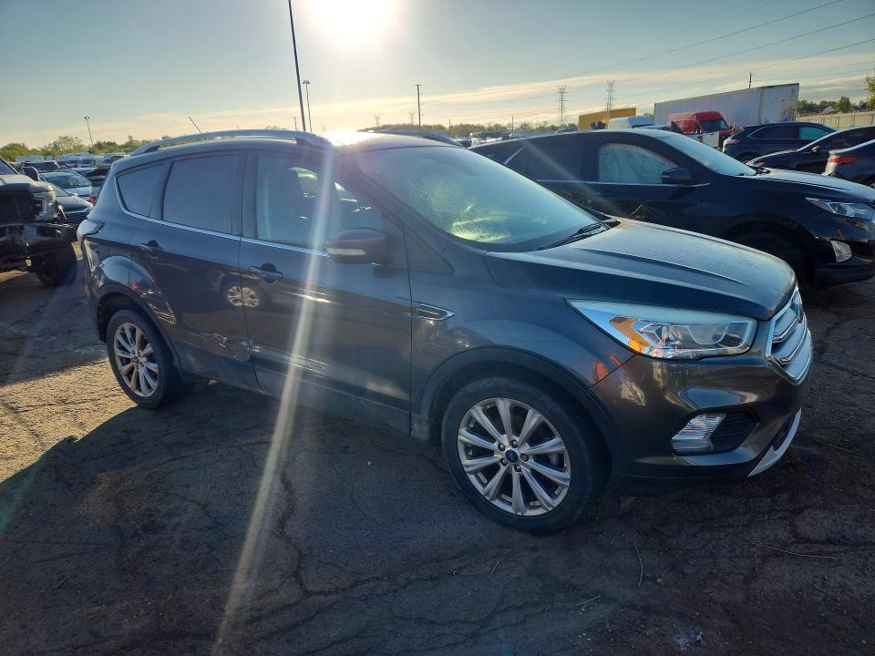 Продажа на аукционе авто 2017 Ford Escape, vin: 1FMCU0JD5HUD38237, номер лота: 70183986