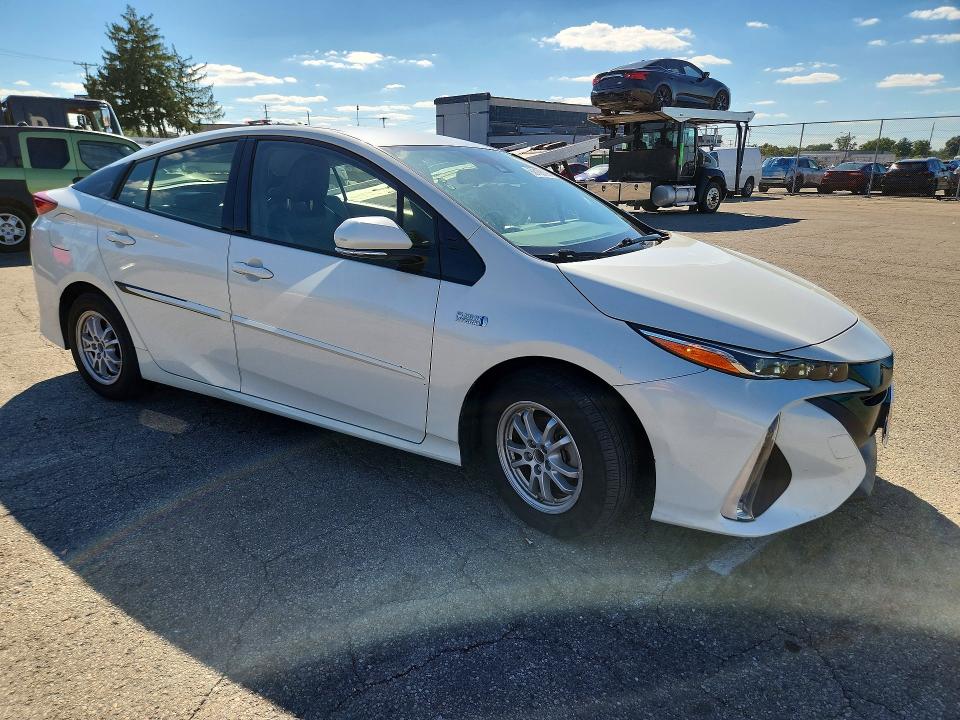 Продажа на аукционе авто 2019 Toyota Prius Prime, vin: JTDKARFP4K3106080, номер лота: 69188106