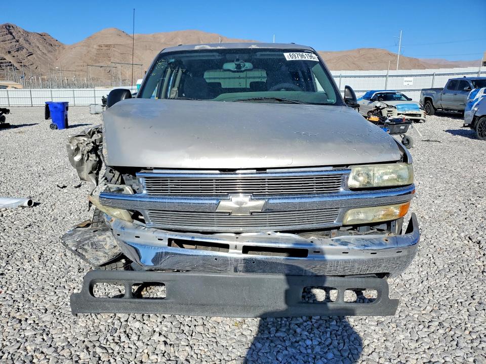 2004 Chevrolet Suburban მანქანა იყიდება აუქციონზე, vin: 1GNEC16T24J257981, აუქციონის ნომერი: 69796196